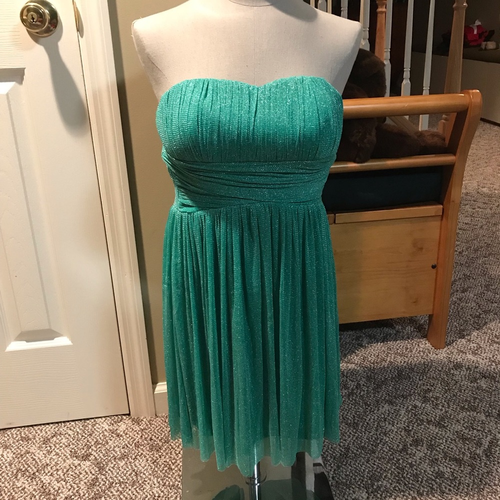 Green strapless dress with sparkling threads